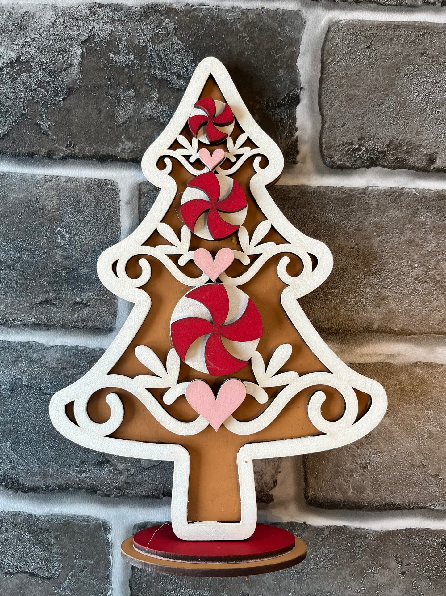 Peppermint Gingerbread Tree Shelf Sitter