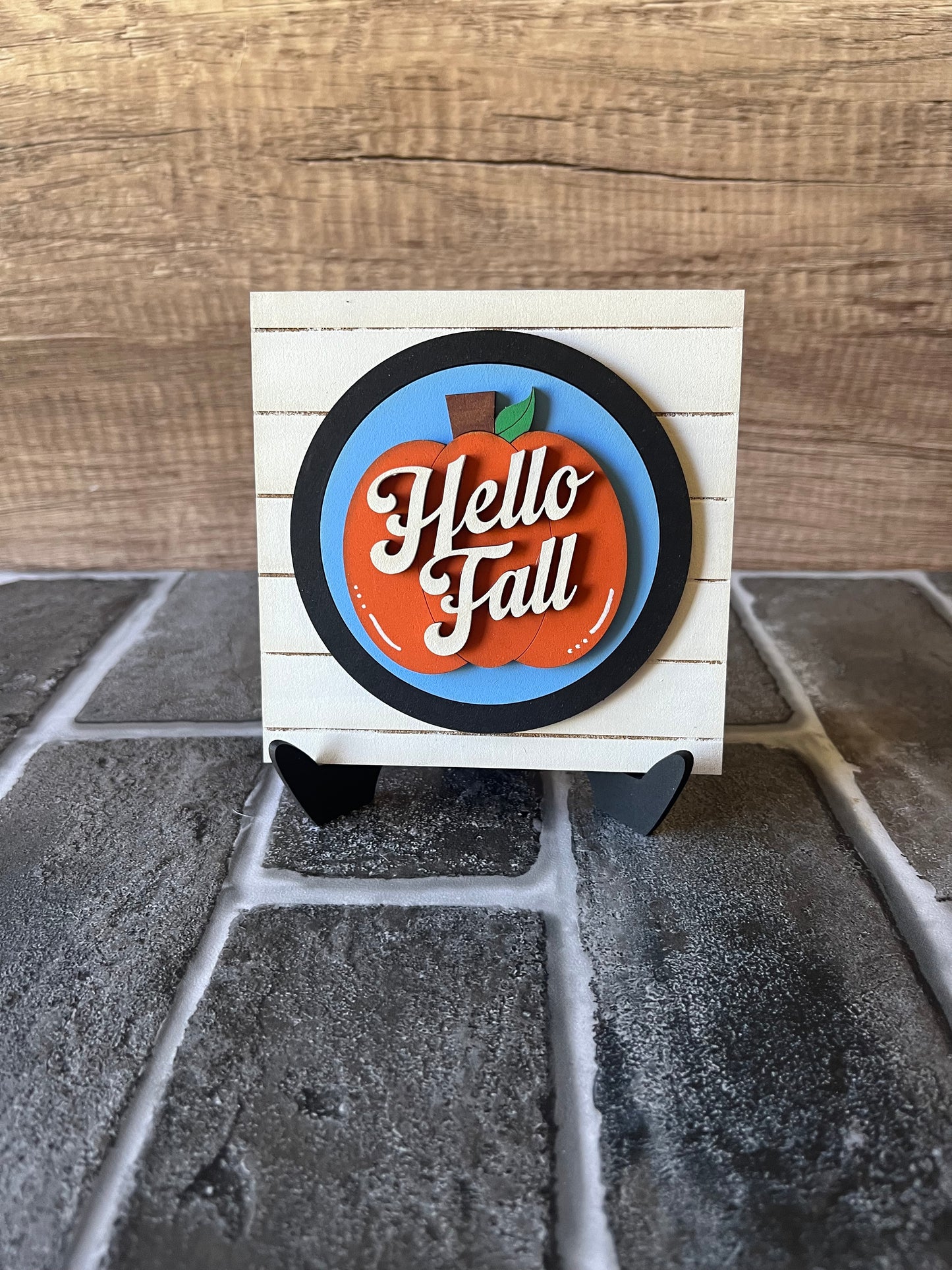 Farmhouse Seasonal Round Frame