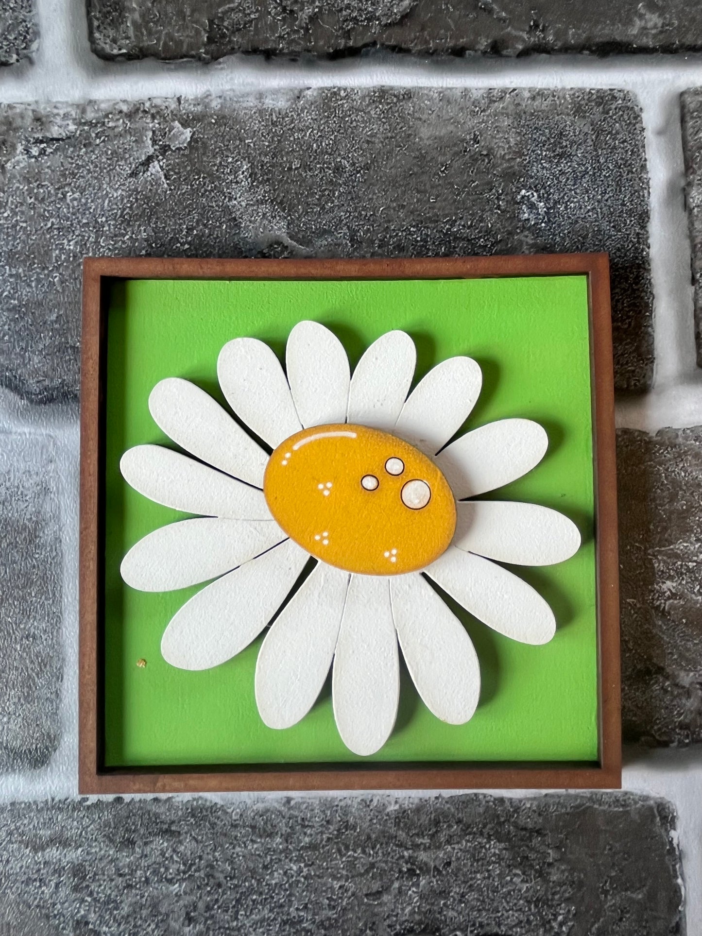 Framed Daisy Ladder Tile