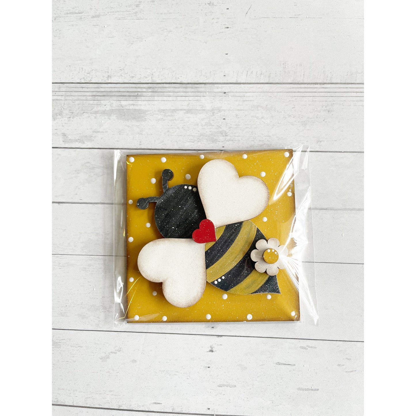 Bee Ladder Tile