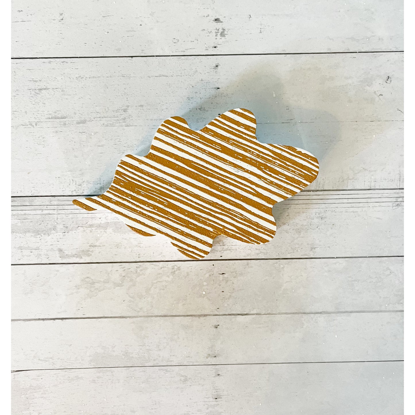 Brown Stripe Leaf Shelf Sitter