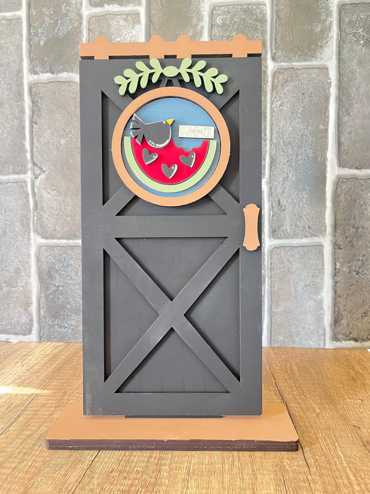 Barn Door Seasonal Round Frame