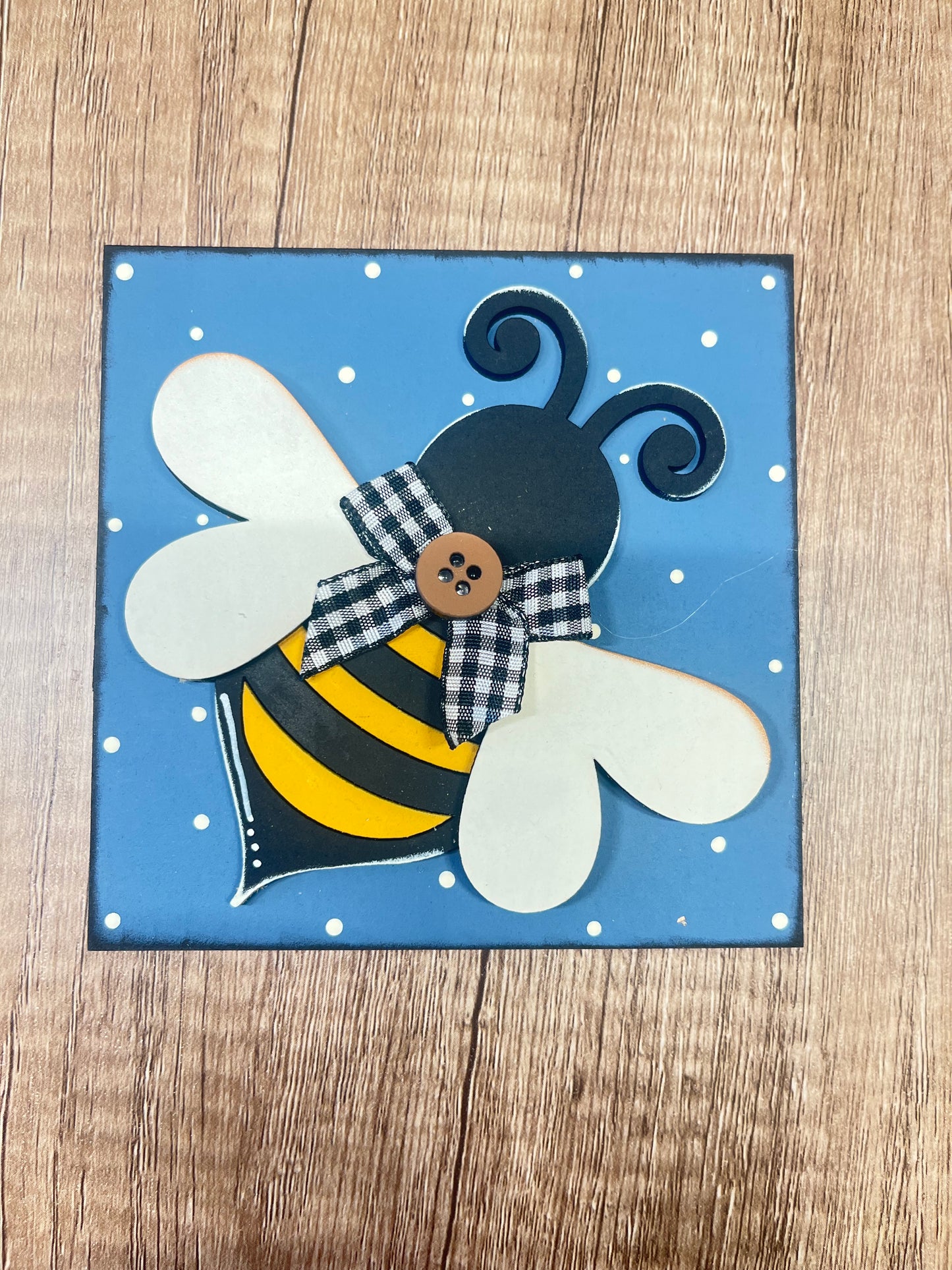 Bee with Bow Ladder Tile