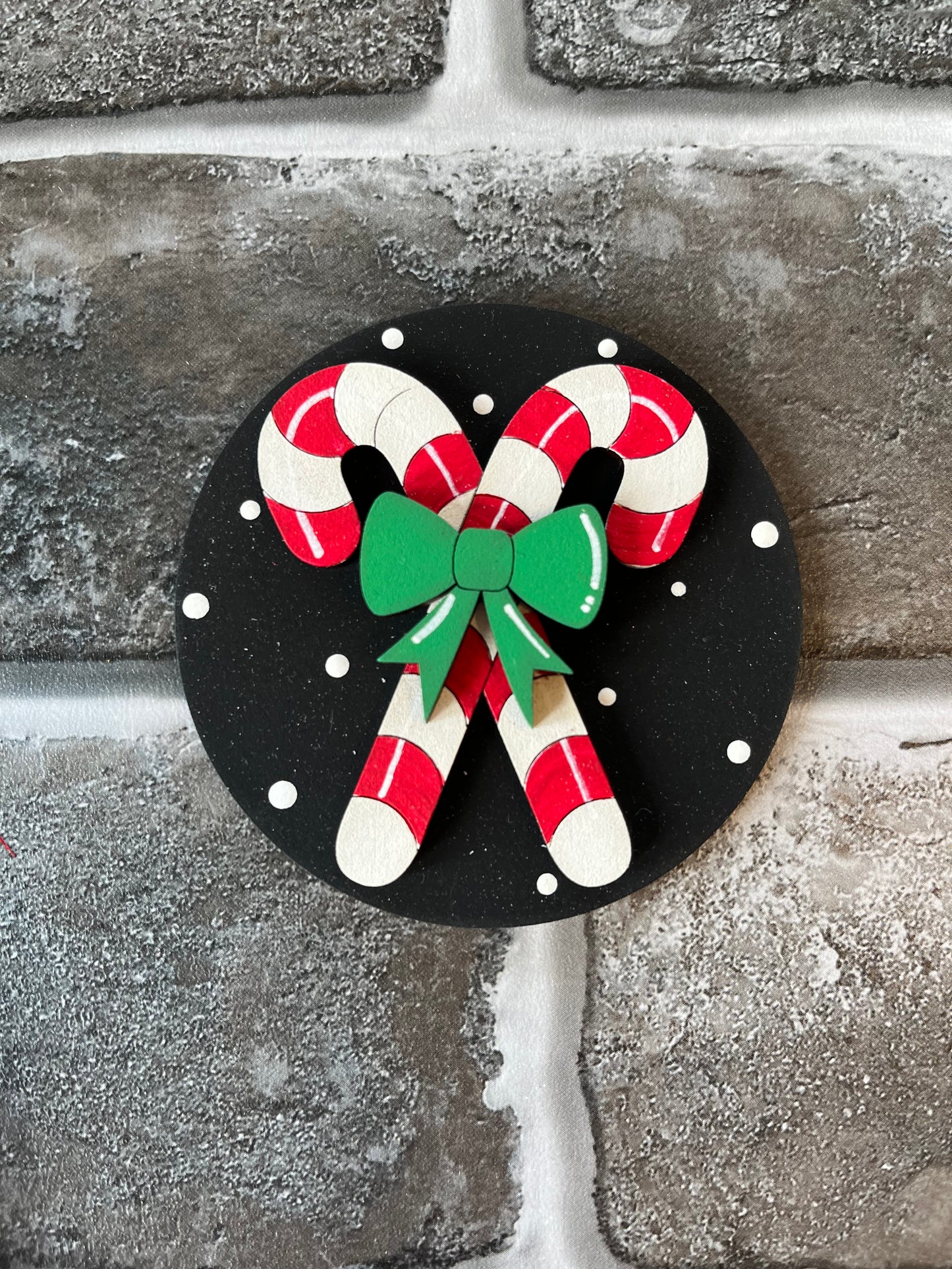 Candy Cane Seasonal Round
