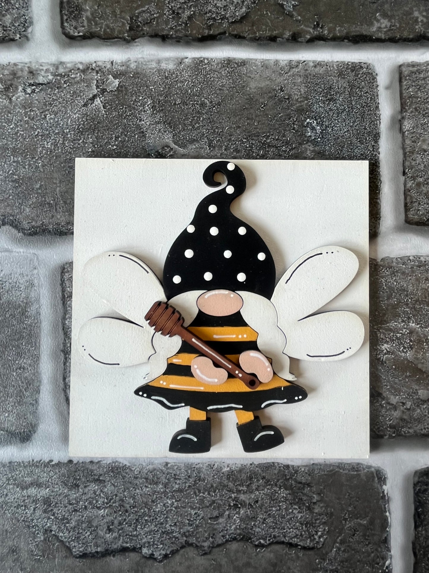 Bee Gnome Ladder Tile