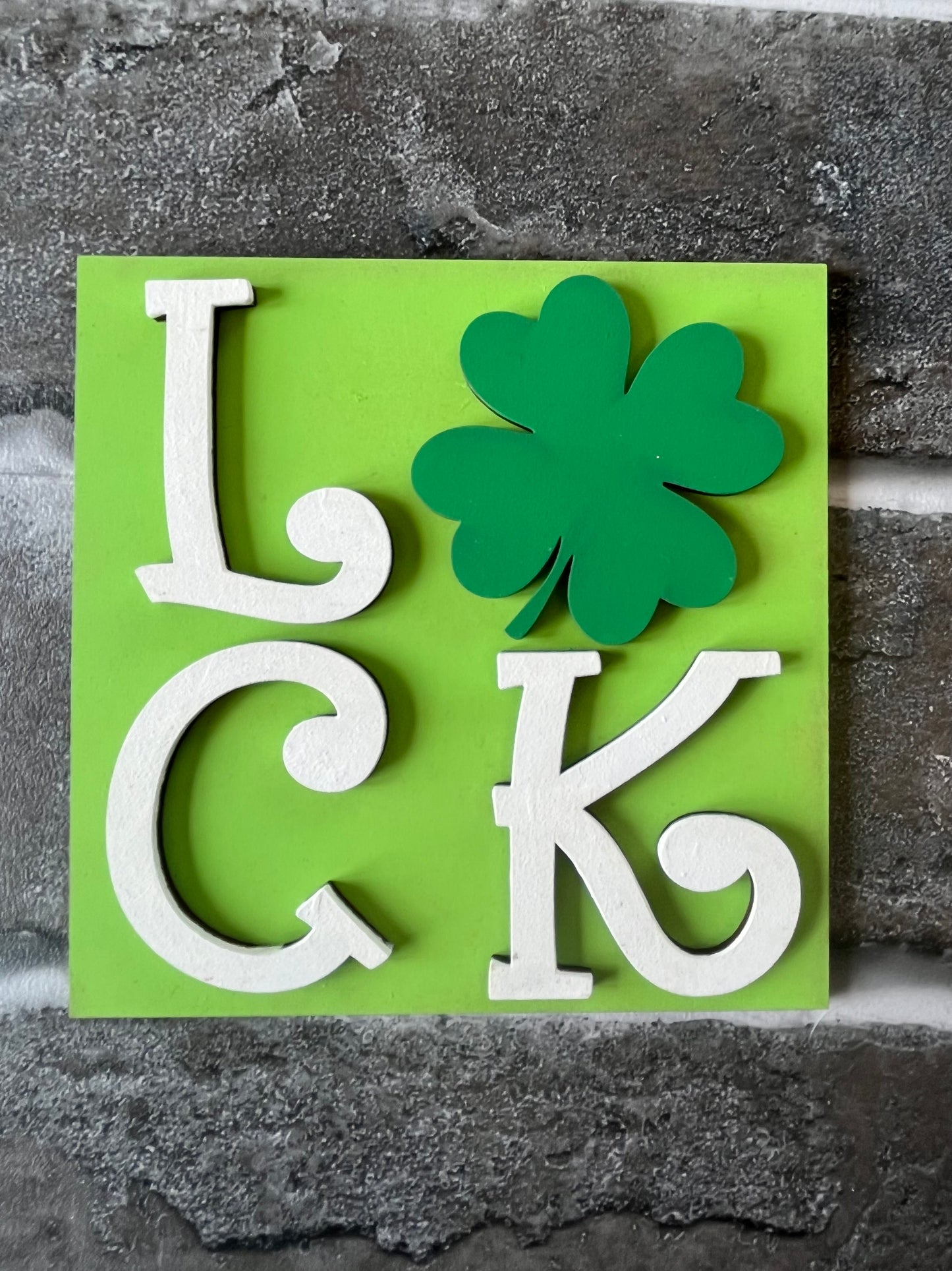 Luck Shamrock Ladder Tile