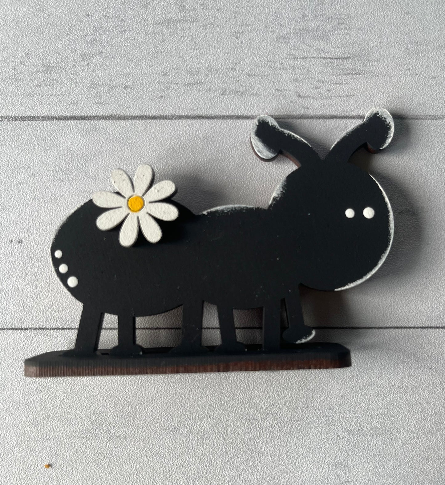 Daisy Ant Shelf Sitter