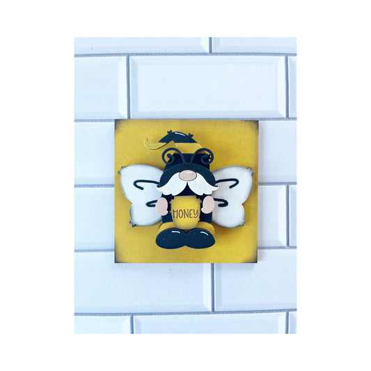 Bee Gnome Ladder Tile